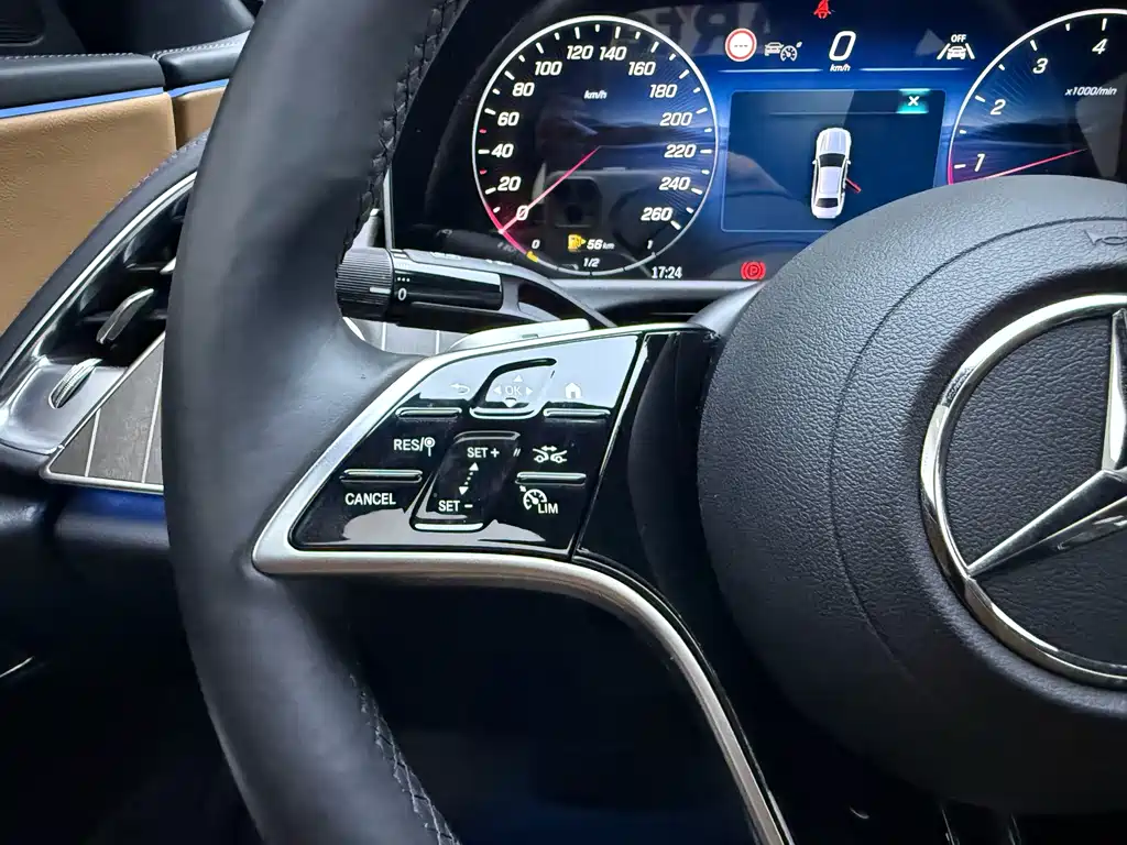 Mercedes-Benz E-Class 2024 — фото 13
