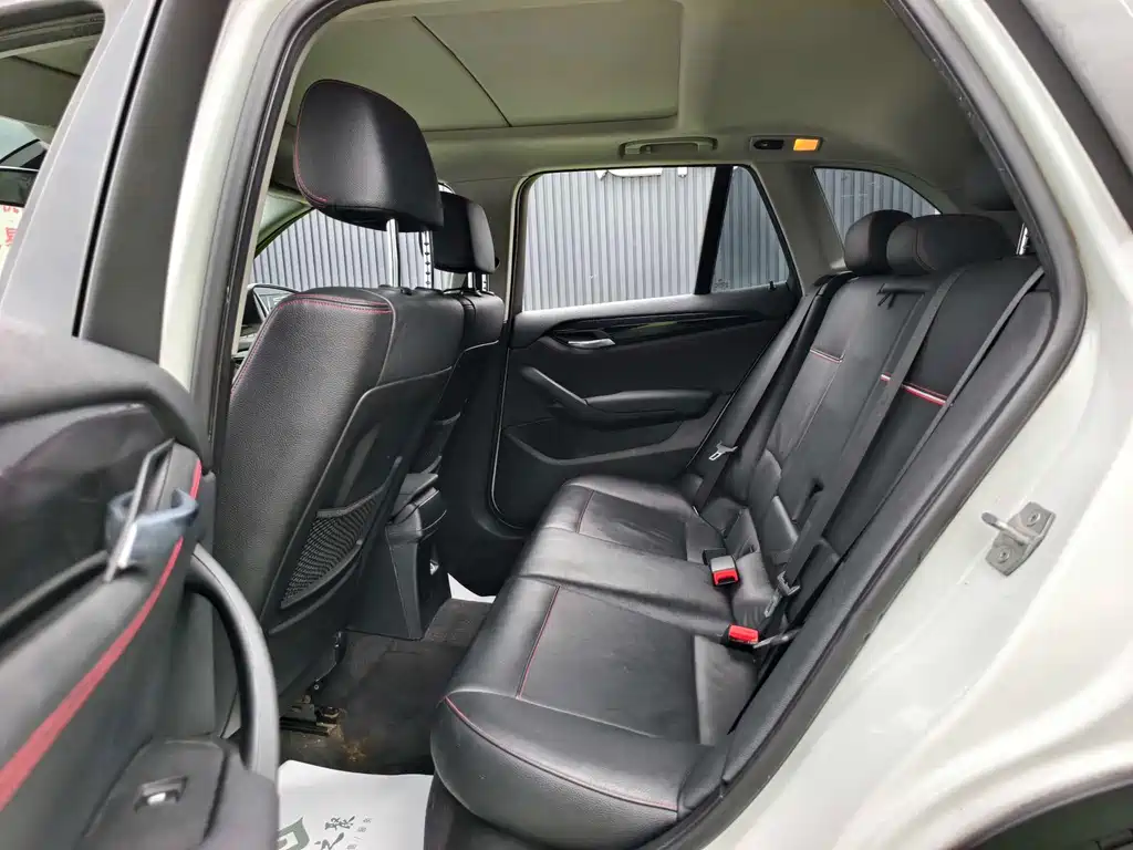 BMW X1 2014 — фото 13