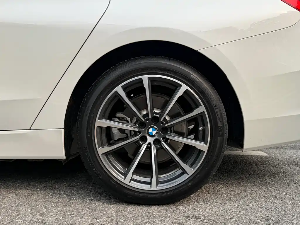 BMW 6 Series GT 2024 — фото 17