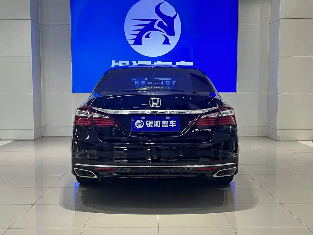 Honda Accord 2017 — фото 14