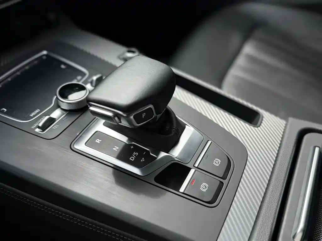 Audi Q5L 2022 — фото 16