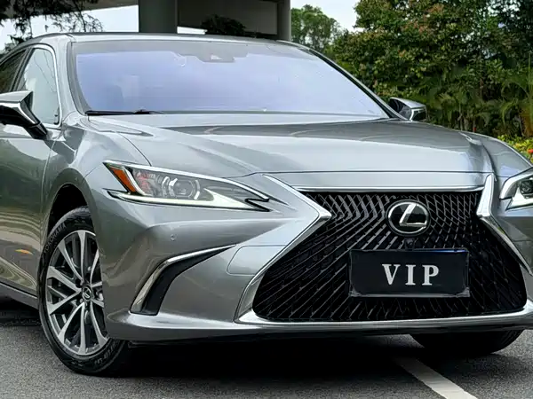 Lexus ES 2021