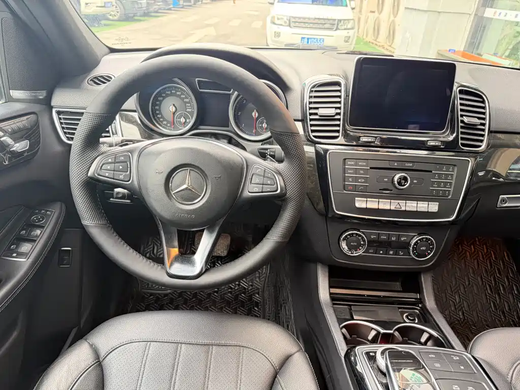Mercedes-Benz GLE 2016 — фото 10
