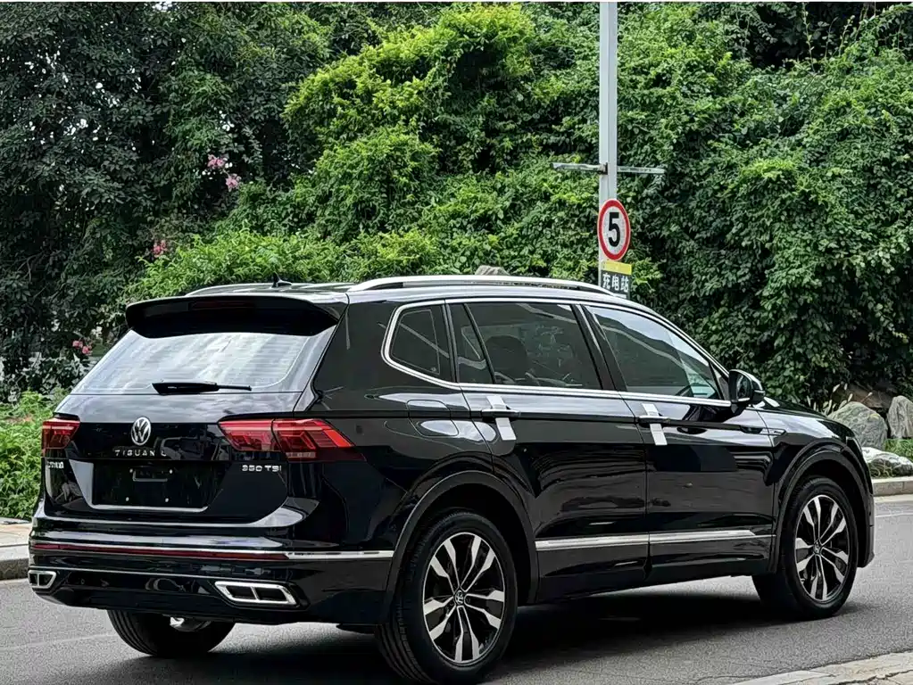 Volkswagen Tiguan L 2023 — фото 3