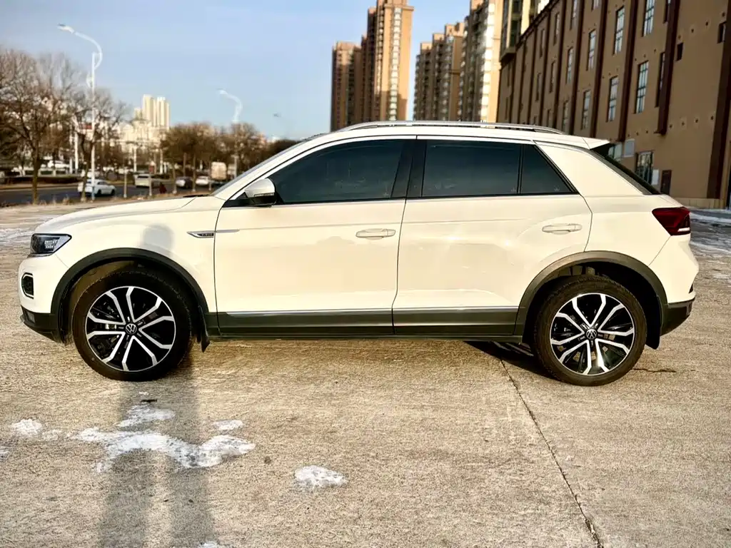 Volkswagen T-Roc 2021 — фото 8