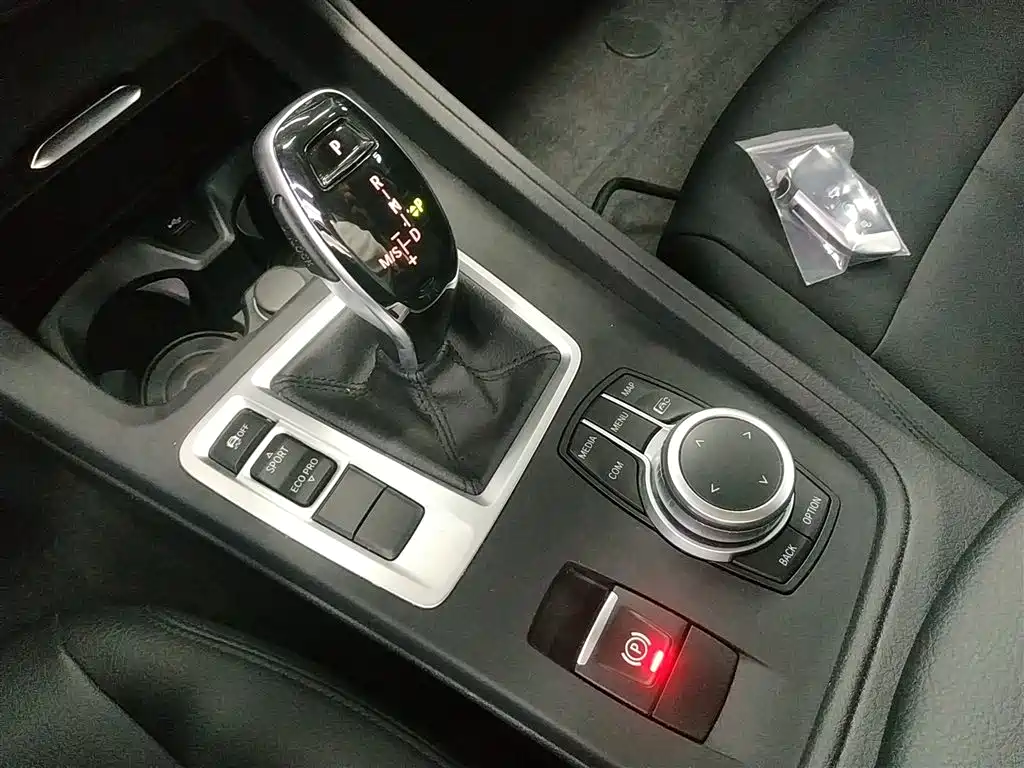 BMW 1 Series 2023 — фото 14