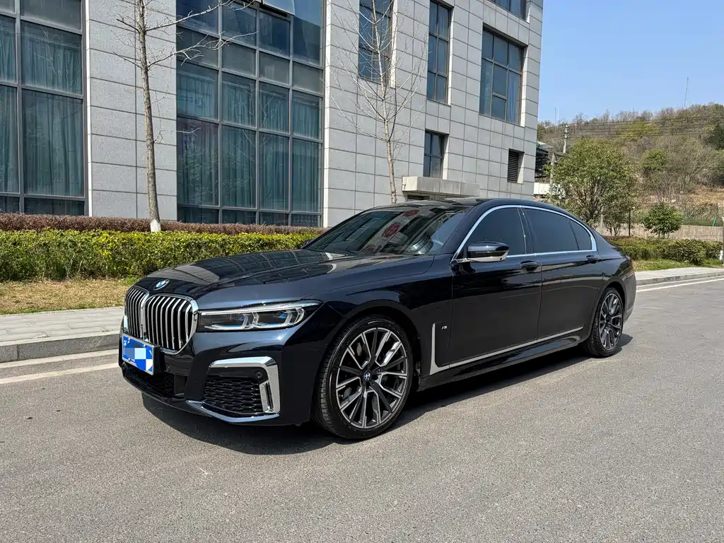 BMW 7 Series 2022 — фото 1