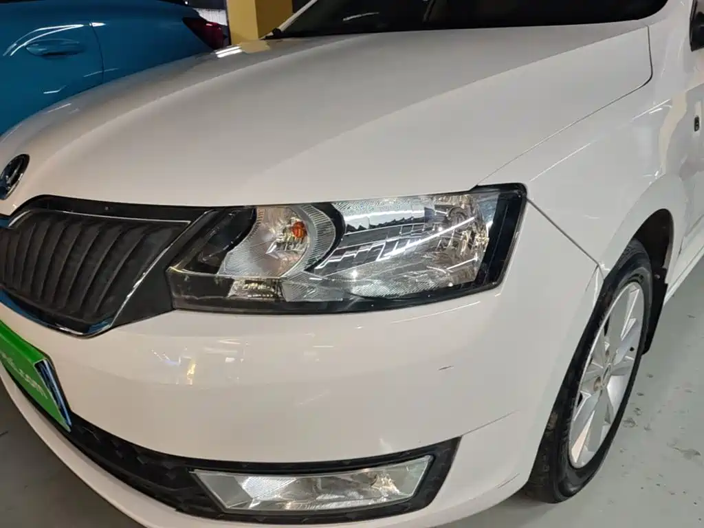 Skoda Rapid 2016 — фото 24