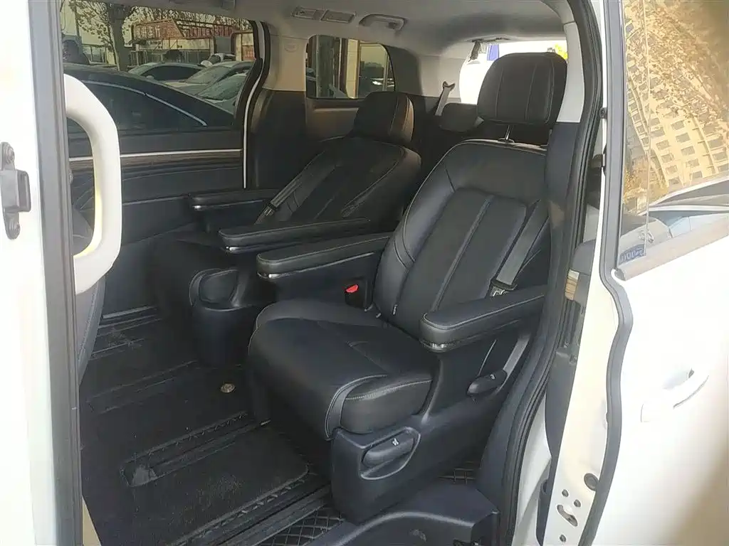 GAC Motor Trumpchi M8 2022 — фото 13