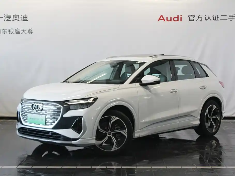 Audi Q4 E-Tron 2025 — фото 1
