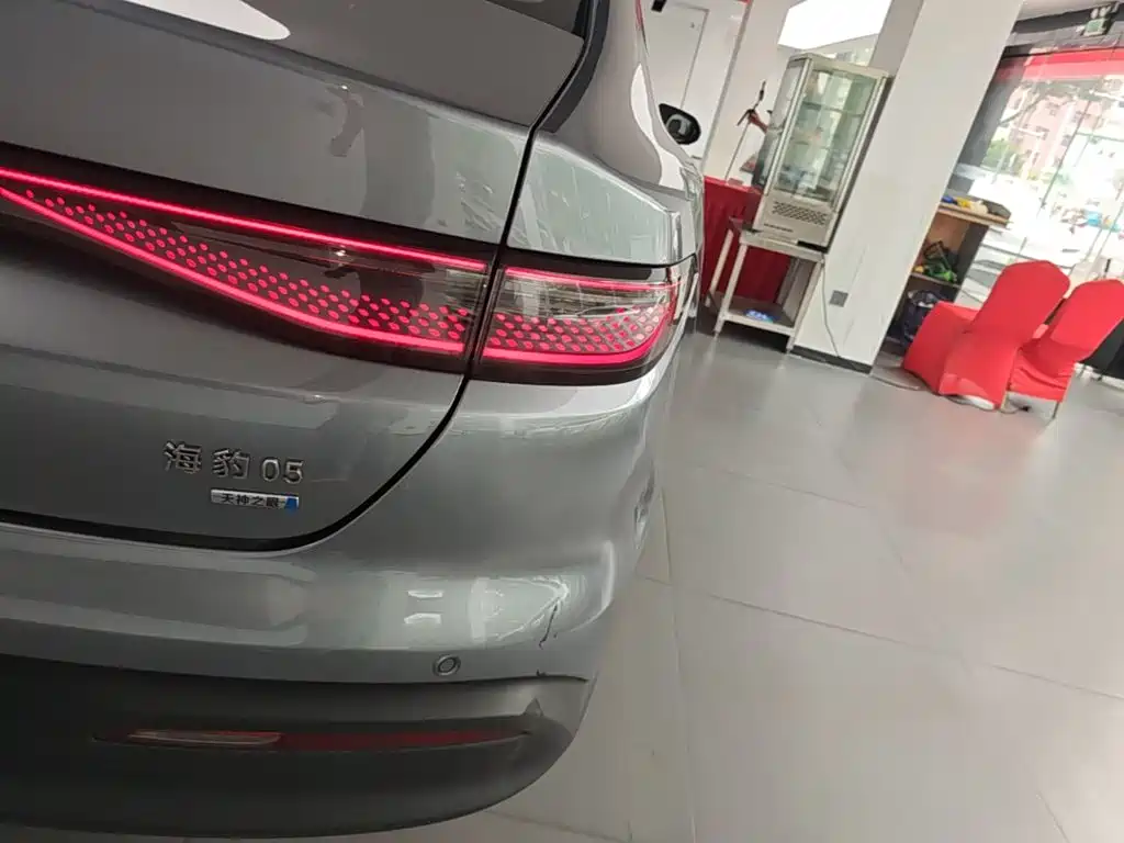 BYD Seal 05 DM-i 2025 — фото 8