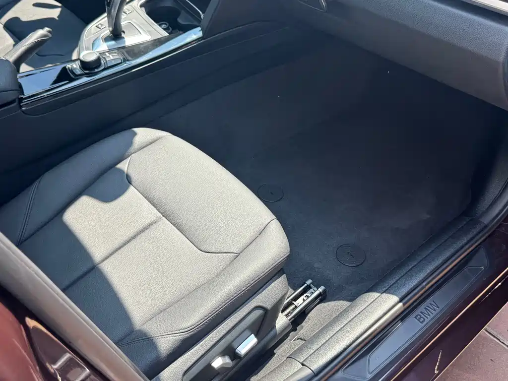 BMW 3 Series 2017 — фото 13