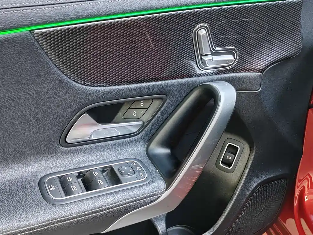 Mercedes-Benz A-Class 2019 — фото 11