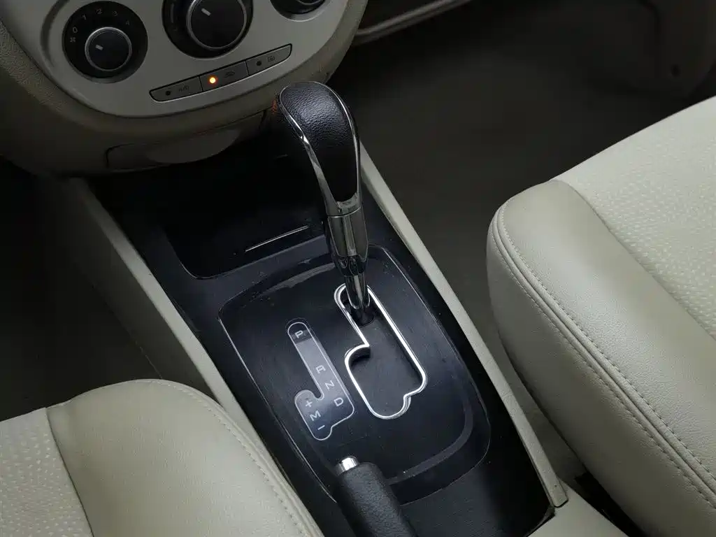 Buick Excelle 2016 — фото 13