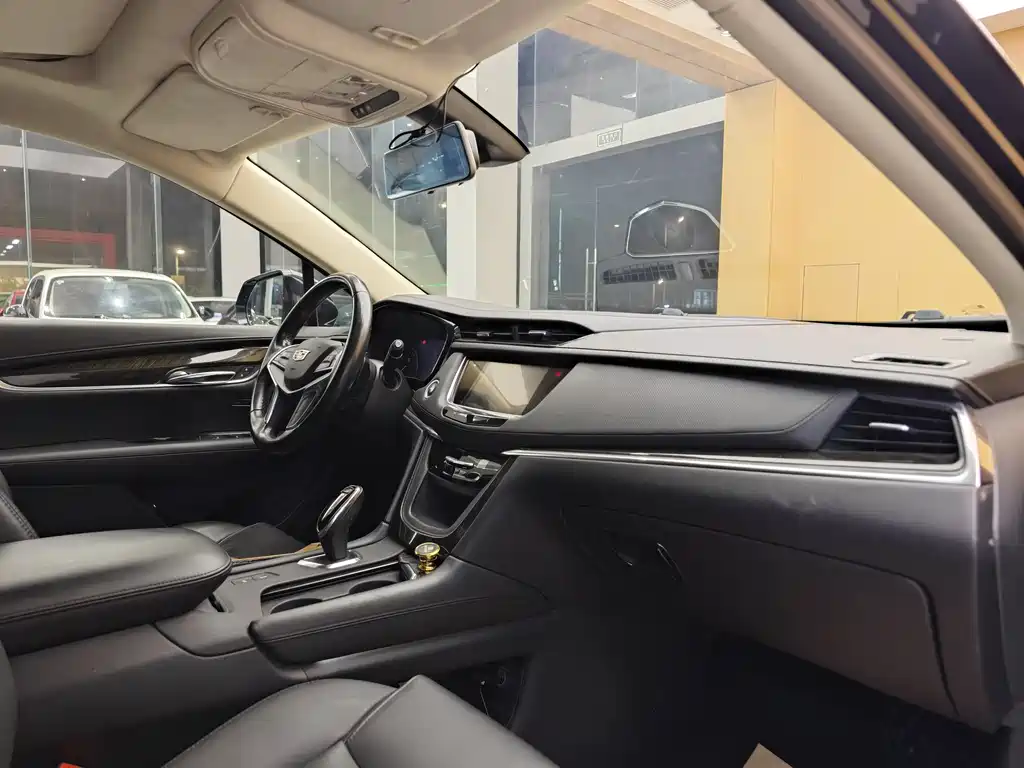 Cadillac XT5 2018 — фото 33