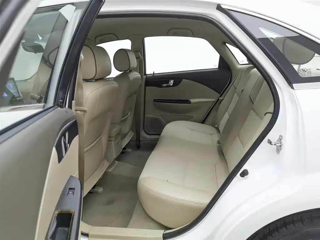 Buick Excelle 2016 — фото 15