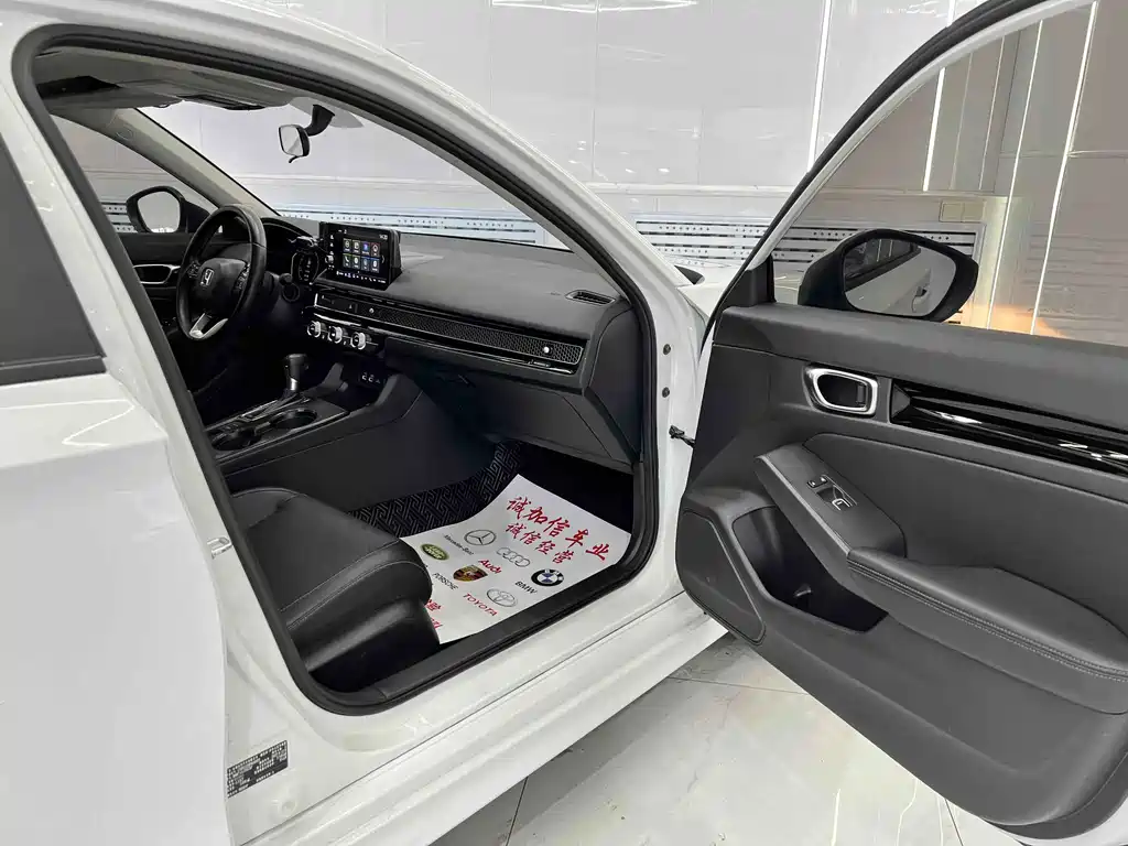 Honda Civic 2023 — фото 17