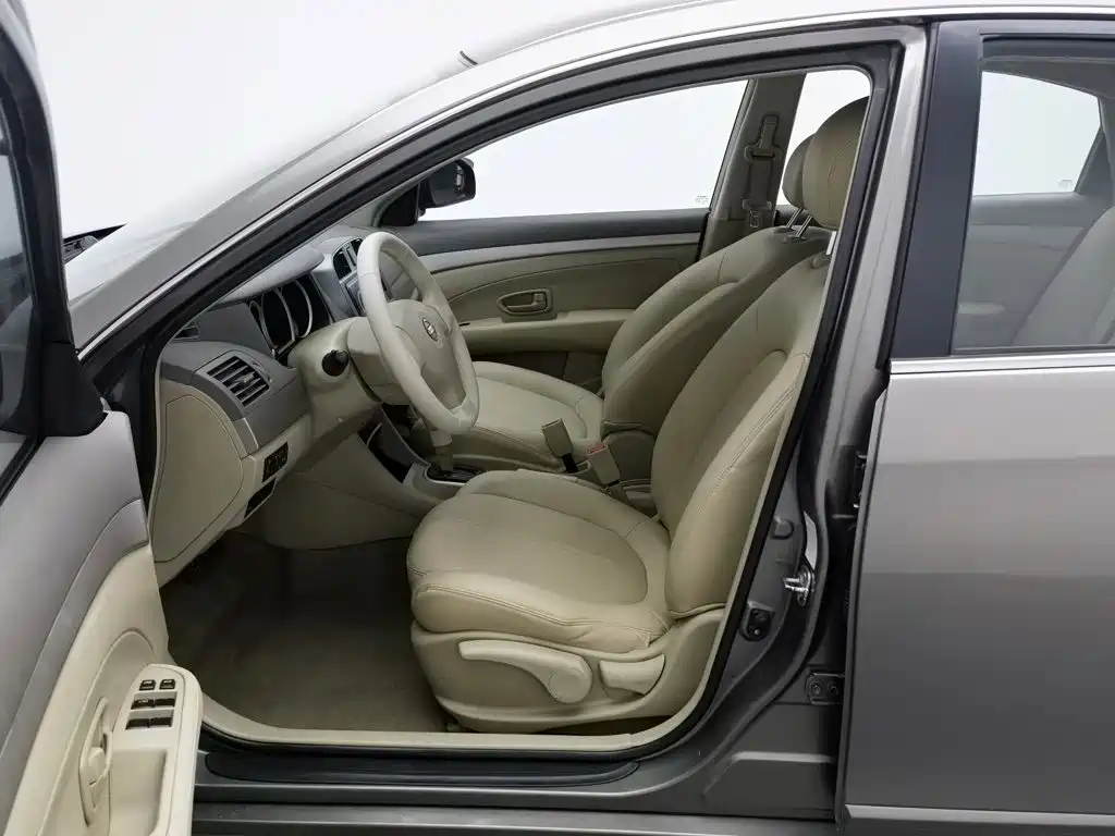 Nissan Sylphy 2014 — фото 10