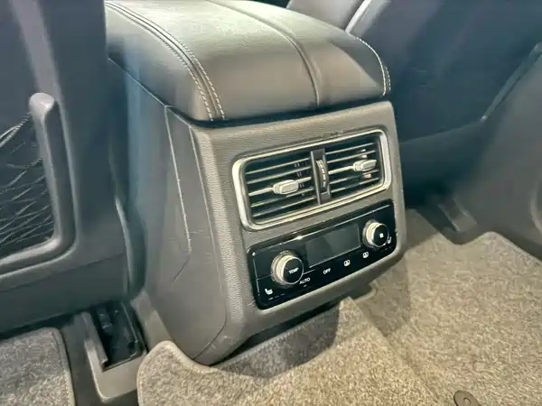 Hongqi HS7 2020
