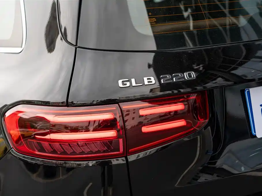 Mercedes-Benz GLB 2025 — фото 19