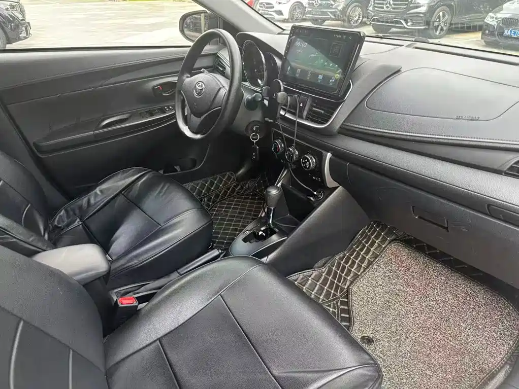 Toyota Yaris L 2021 — фото 11