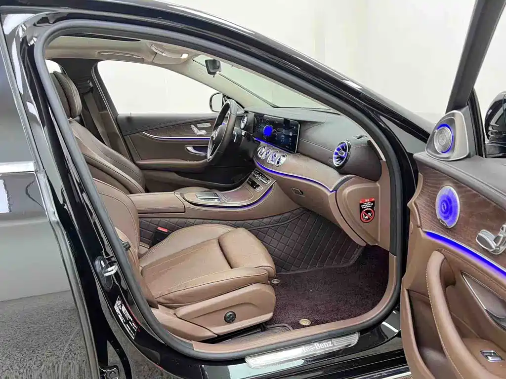 Mercedes-Benz E-Class 2021 — фото 23