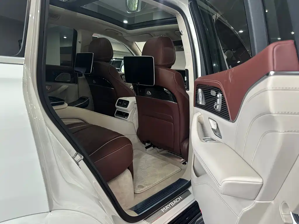 Mercedes-Benz GLS — фото 11