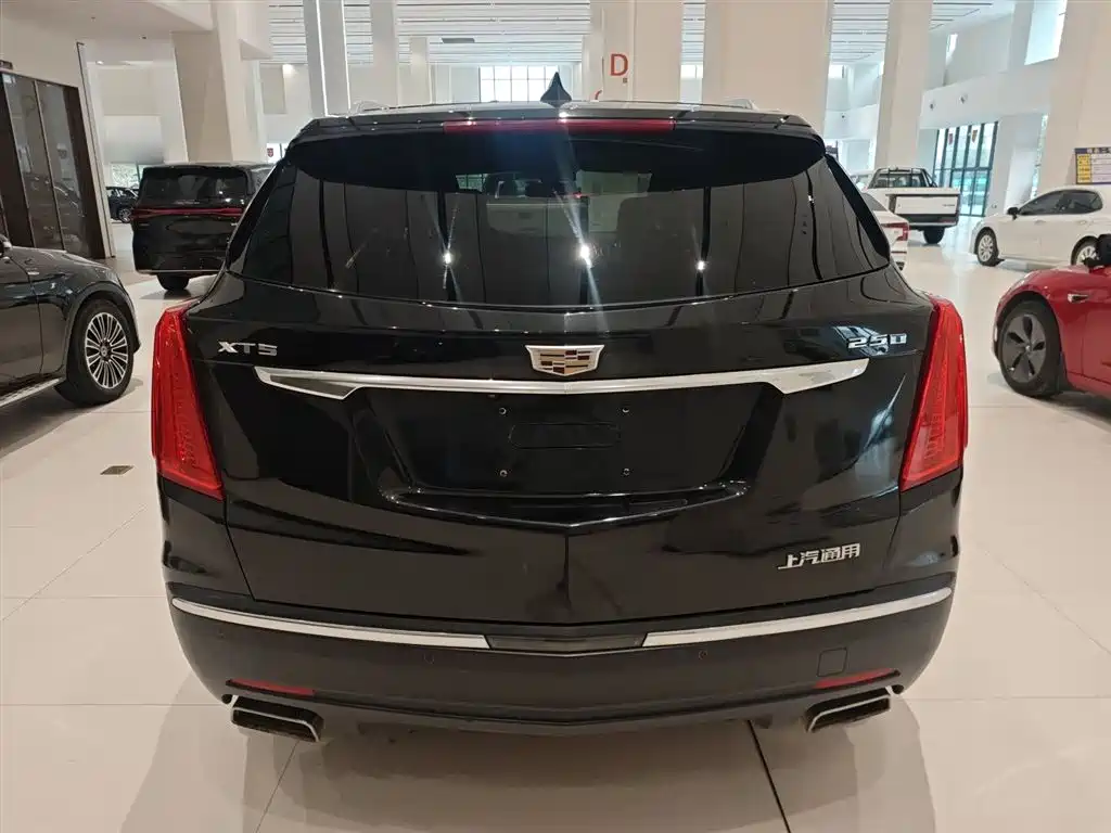 Cadillac XT5 2018 — фото 22