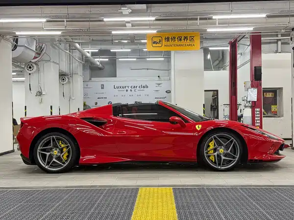 Ferrari F8 2022