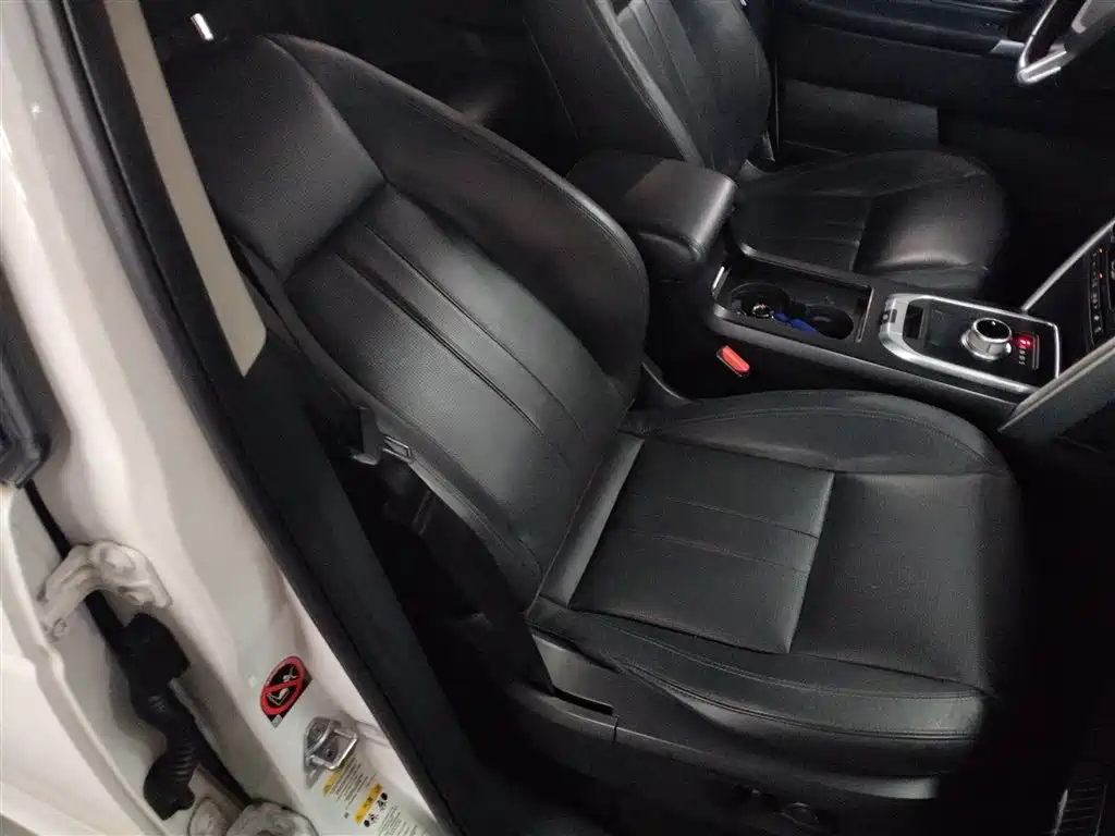 Land Rover Discovery Sport 2016 — фото 4