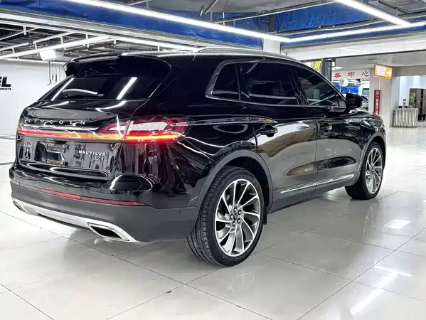 Lincoln Nautilus 2021