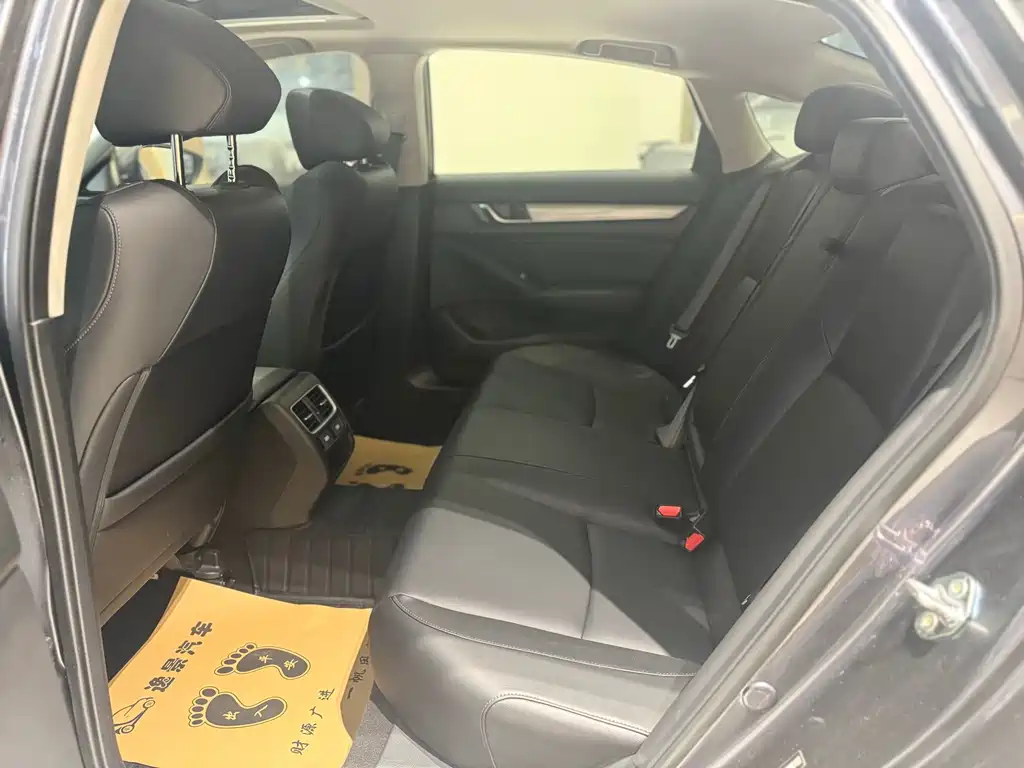 Honda Accord 2022 — фото 13