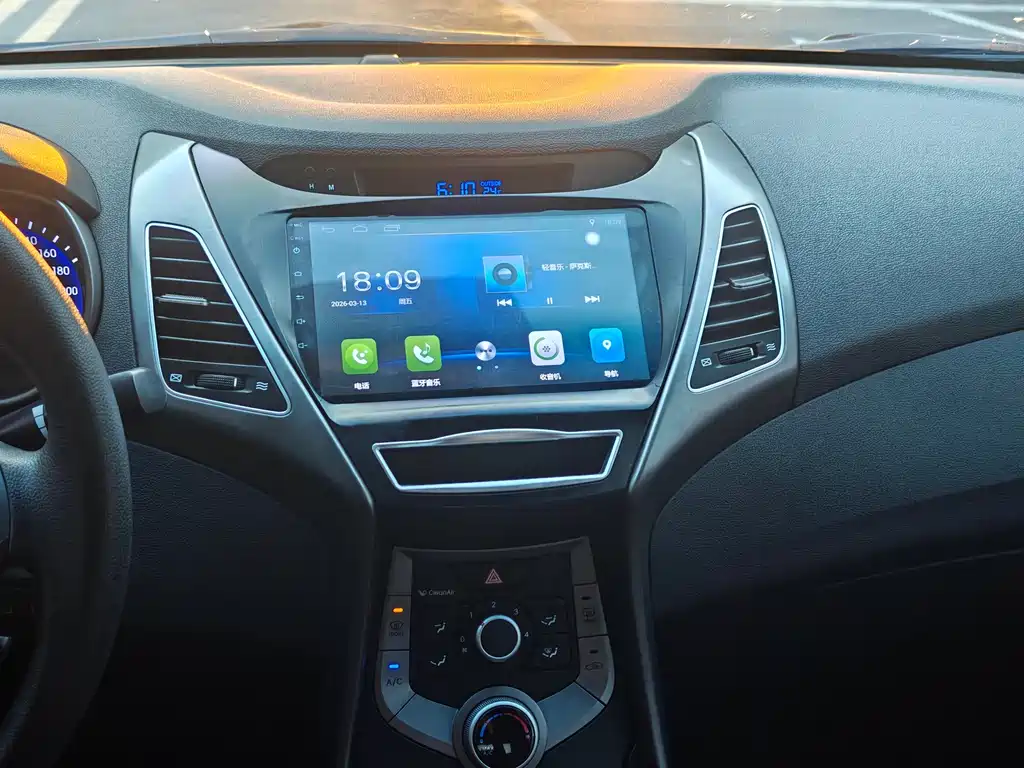 Hyundai Elantra Langdong 2017 — фото 13