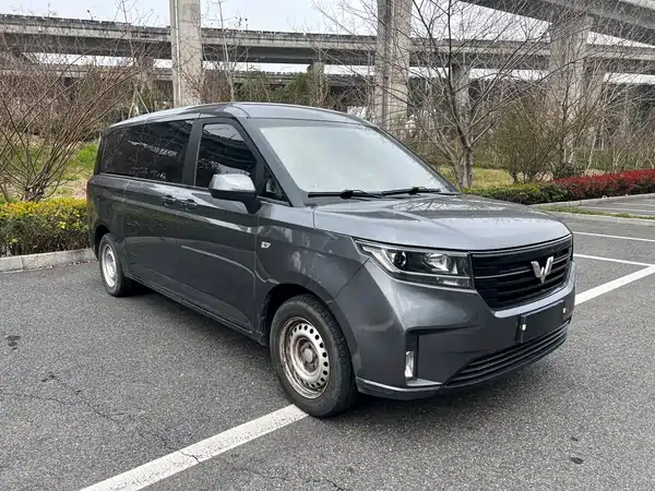 Wuling Journey 2021
