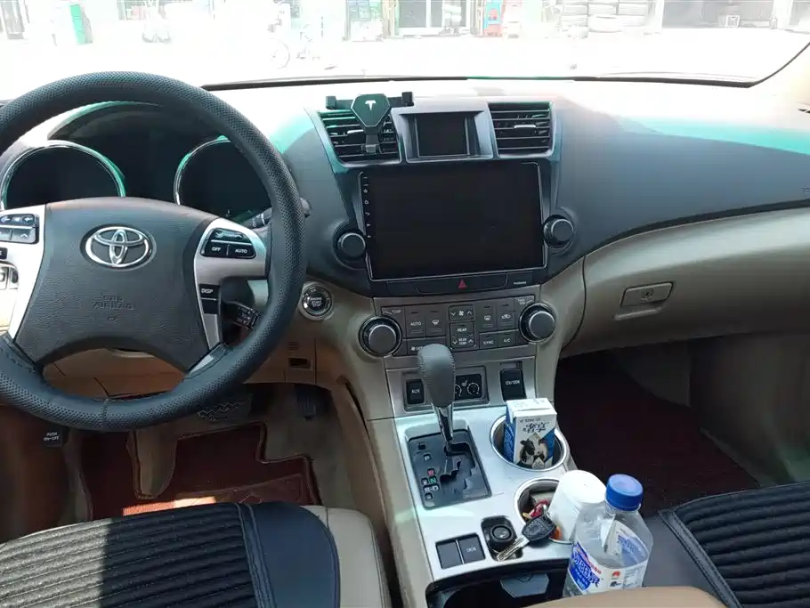 Toyota Highlander 2013 — фото 12