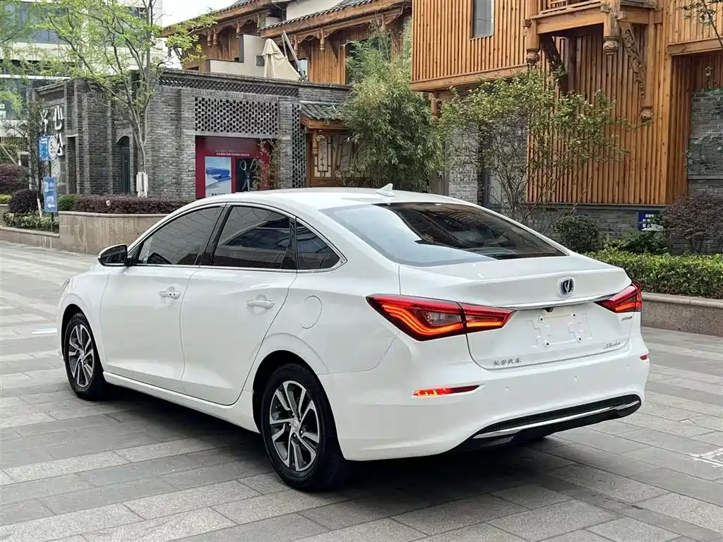 Changan Eado 2018 — фото 5
