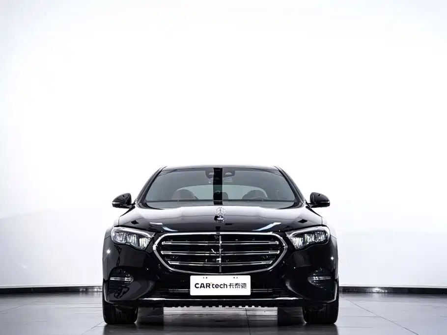 Mercedes-Benz E-Class 2025 — фото 4