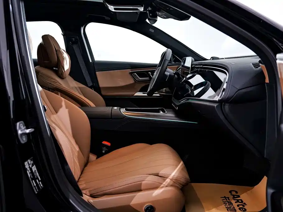 Mercedes-Benz E-Class 2025 — фото 19