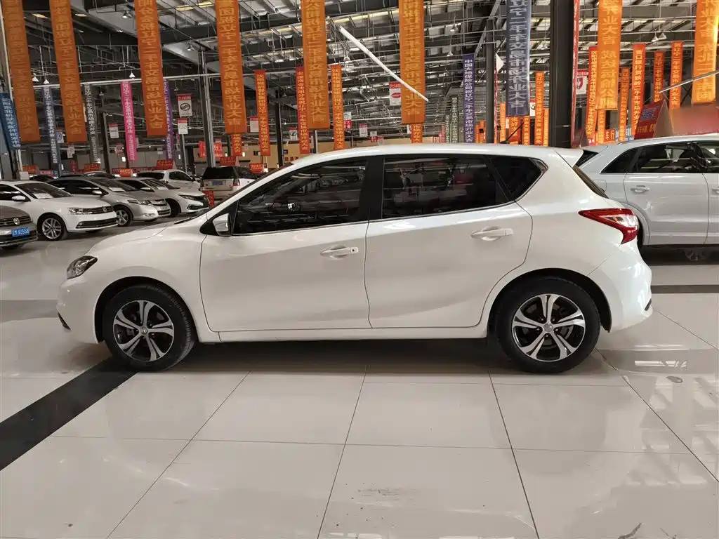 Nissan Tiida 2019 — фото 5