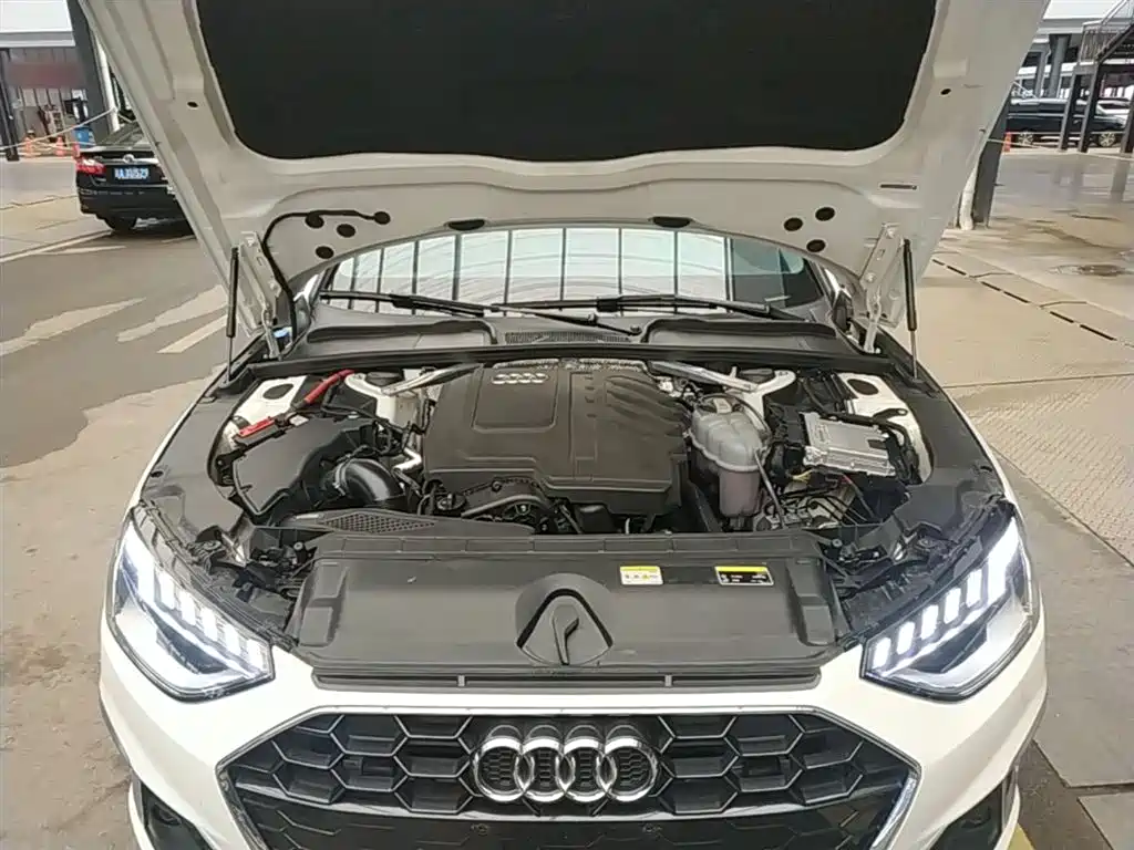 Audi A4L 2023 — фото 20