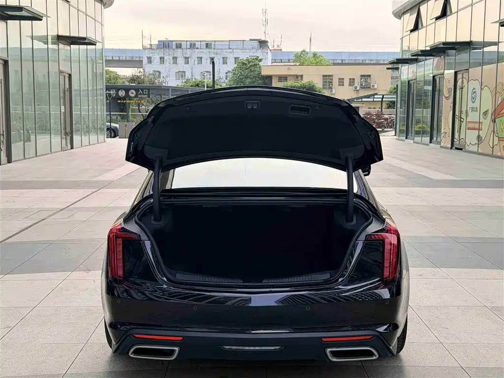 Cadillac CT5 2025 — фото 16
