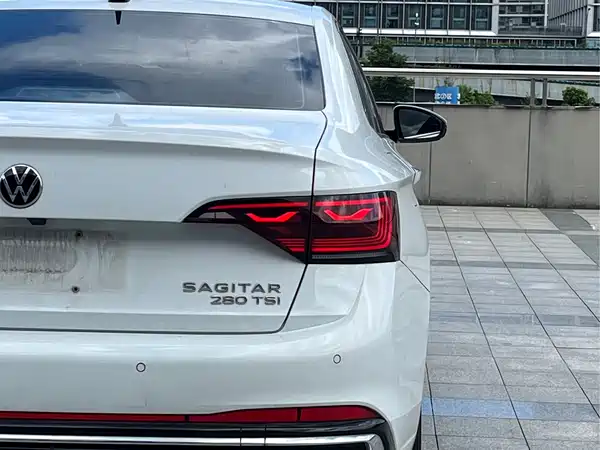 Volkswagen Sagitar 2022