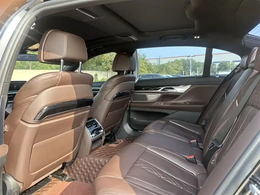 BMW 7 Series 2022 — фото 10