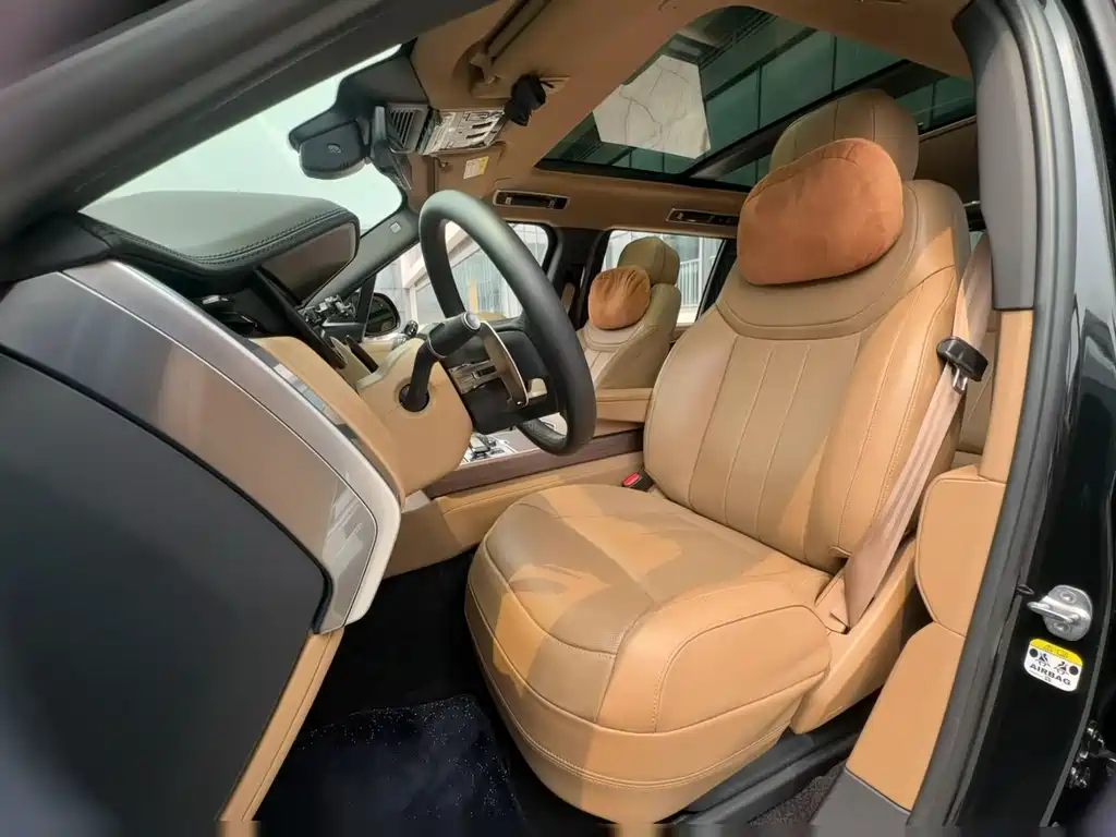Land Rover Range Rover 2023 — фото 17