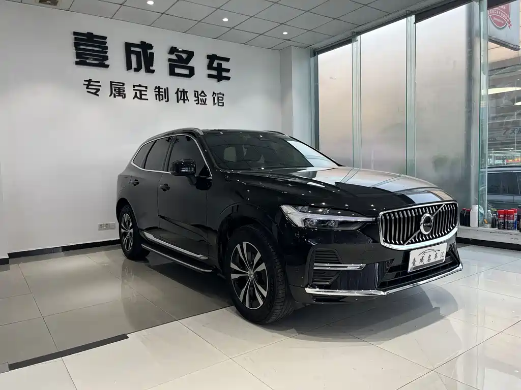 Volvo XC60 2025 — фото 3
