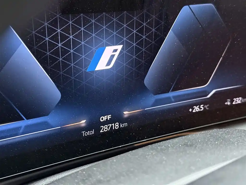 BMW i4 2023 — фото 12