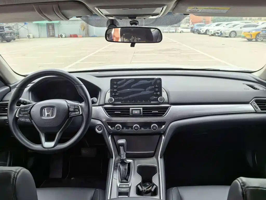 Honda Accord 2019 — фото 11