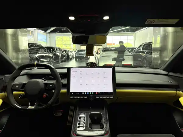 Xiaomi SU7 Ultra 2025