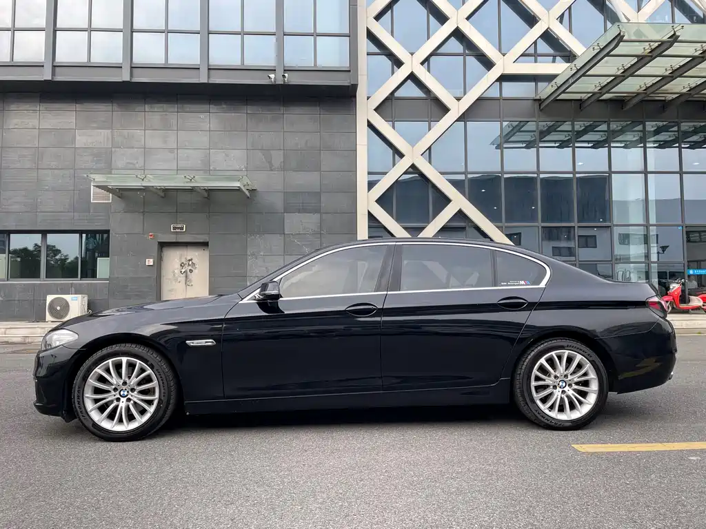 BMW 5 Series 2015 — фото 5