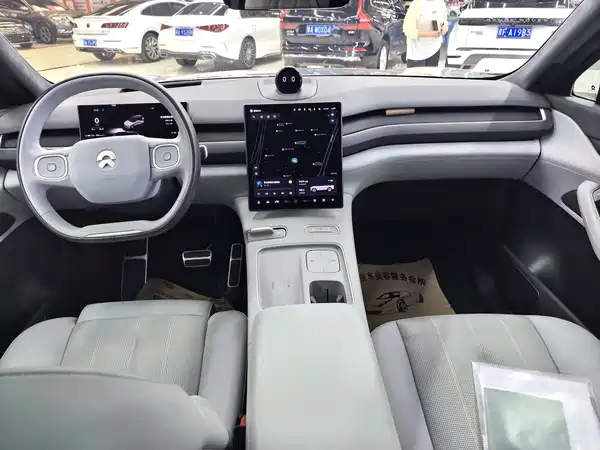 NIO ES8 2025